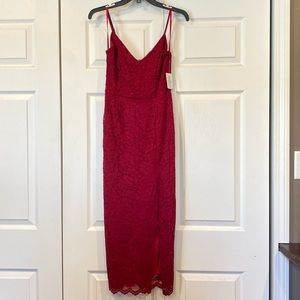 NWT Windsor Midi spaghetti strap v-neck burgundy lace dress with side slit, sz M